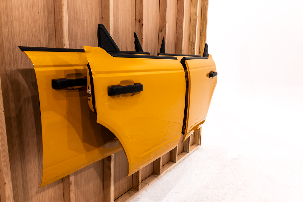 ☆ Garage Hanger　　　　　　　　　　　　　　　　【再入荷/ラスト】 Bronco4doorStackeddoorhangersi